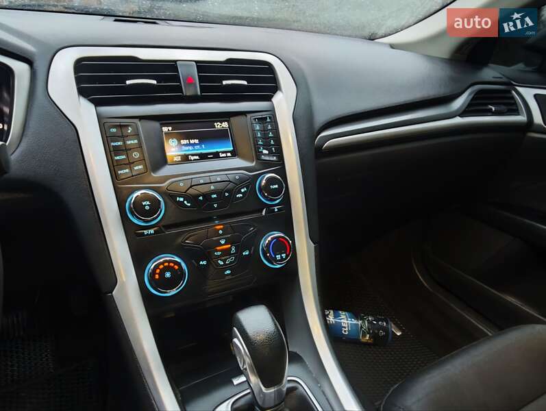 Седан Ford Fusion 2015 в Сумах