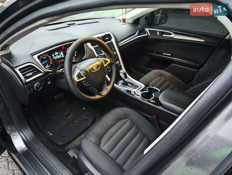 Седан Ford Fusion 2015 в Сумах