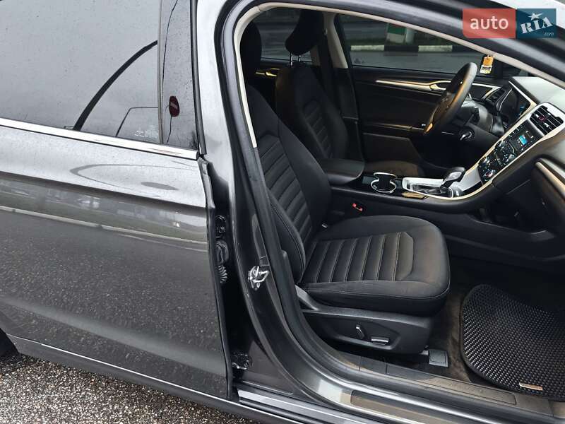 Седан Ford Fusion 2015 в Сумах