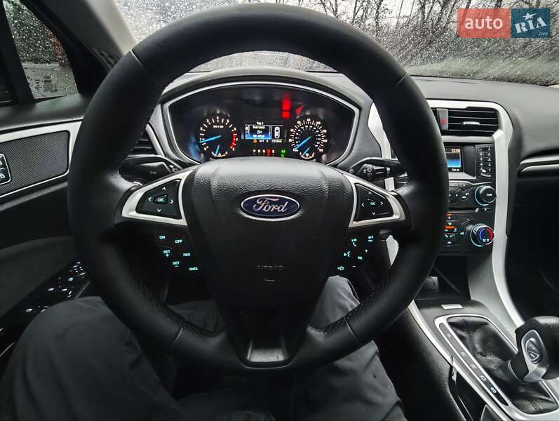 Седан Ford Fusion 2015 в Сумах