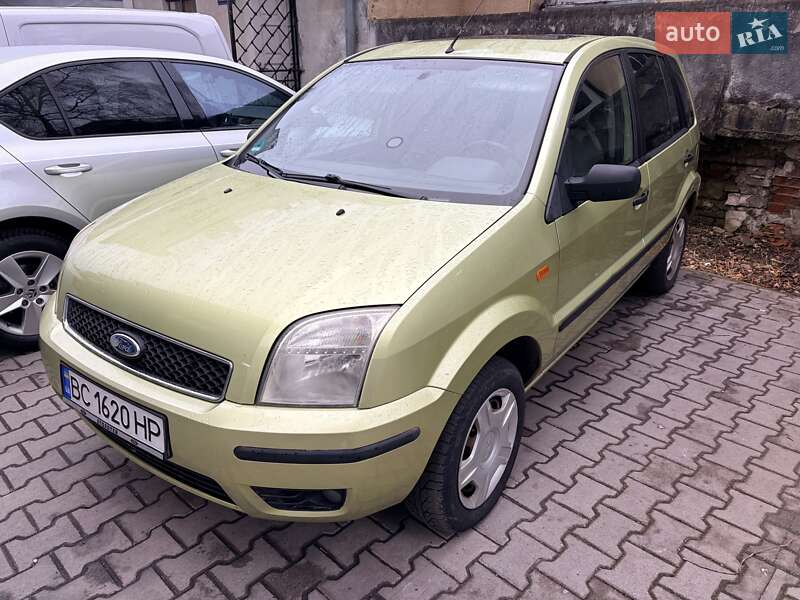 Хэтчбек Ford Fusion 2005 в Дрогобыче