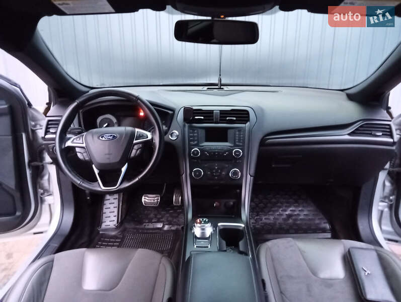 Седан Ford Fusion 2016 в Полтаві