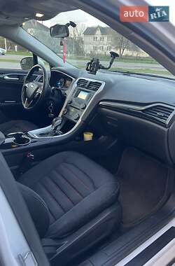 Седан Ford Fusion 2013 в Дубно