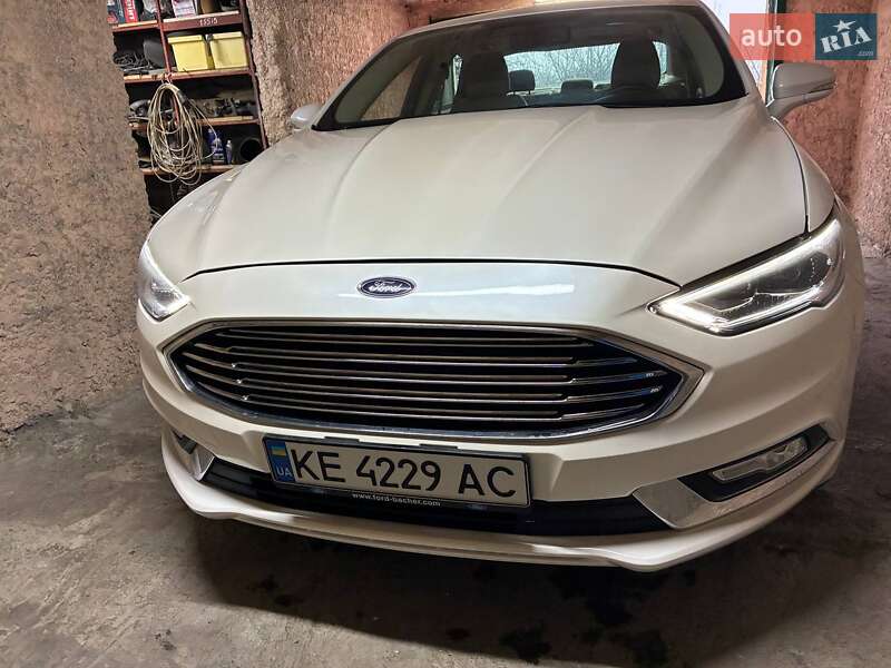 Седан Ford Fusion 2016 в Терновке