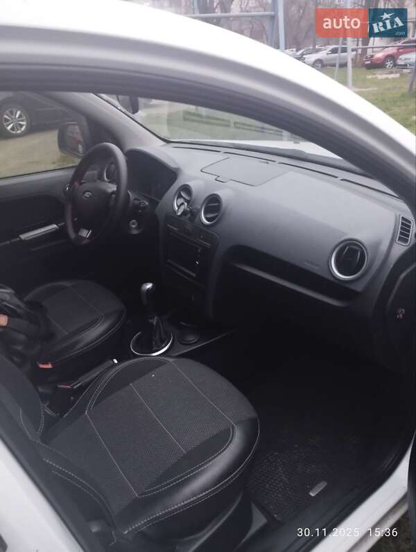 Хэтчбек Ford Fusion 2011 в Чернигове фото 6 Хэтчбек Ford Fusion 2011 в Чернигове