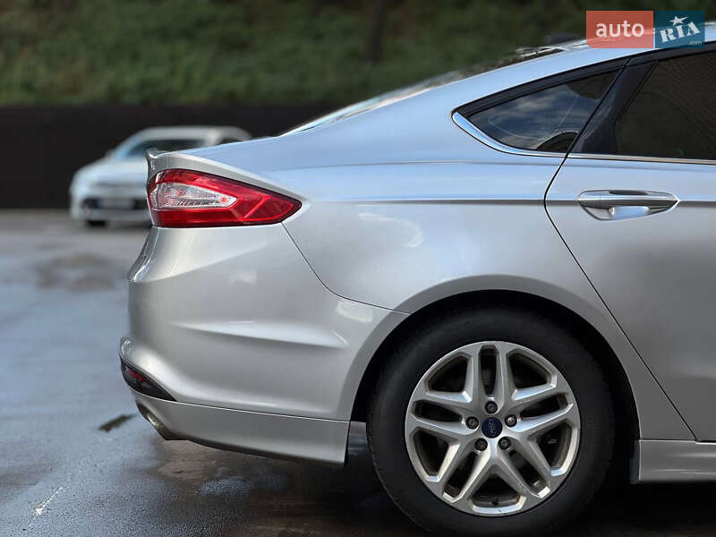 Седан Ford Fusion 2015 в Киеве