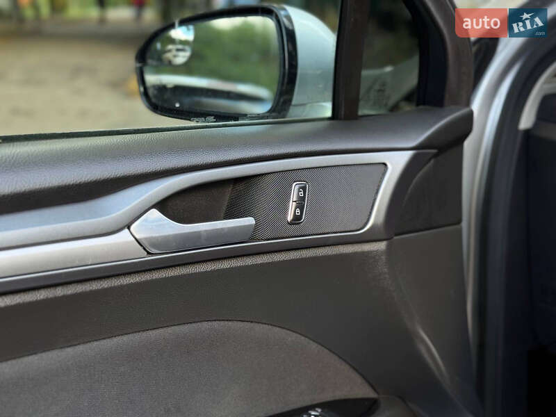 Седан Ford Fusion 2015 в Киеве