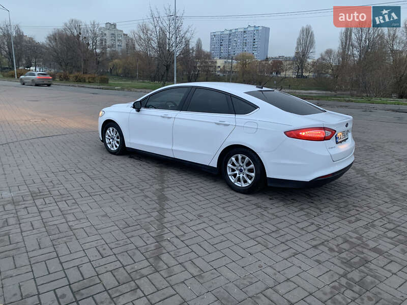 Седан Ford Fusion 2016 в Киеве фото 2 Седан Ford Fusion 2016 в Киеве