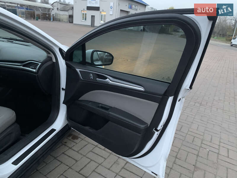 Седан Ford Fusion 2016 в Киеве фото 16 Седан Ford Fusion 2016 в Киеве