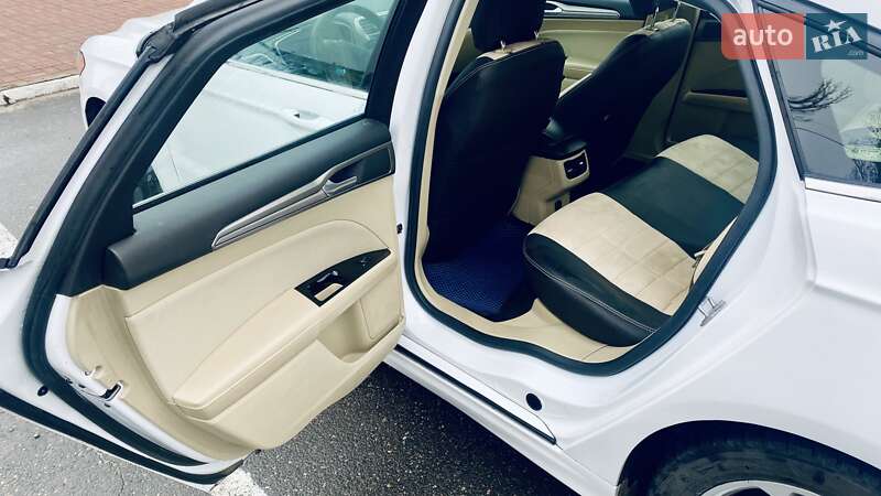 Седан Ford Fusion 2014 в Черкасах