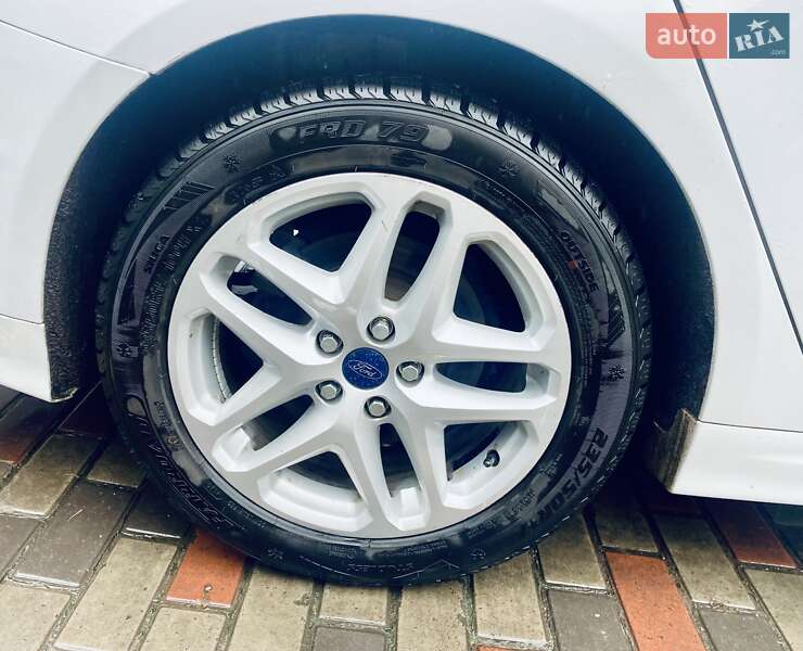 Седан Ford Fusion 2014 в Черкасах