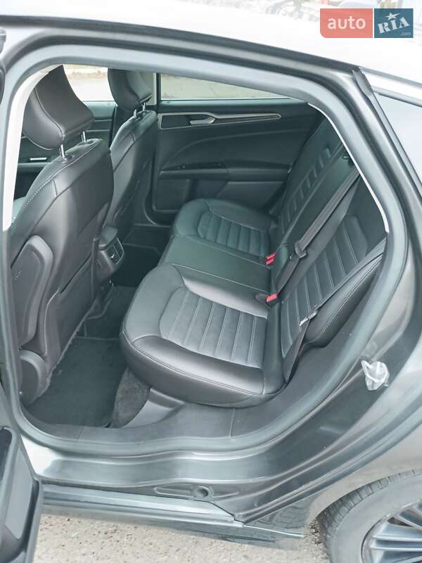 Седан Ford Fusion 2015 в Чернігові