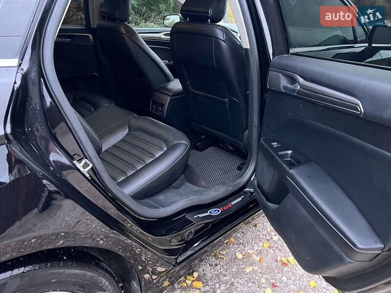 Седан Ford Fusion 2017 в Новгород-Северском