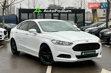 Седан Ford Fusion 2015 в Києві