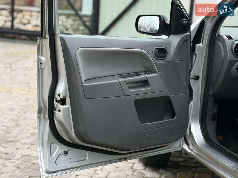 Хэтчбек Ford Fusion 2005 в Тернополе