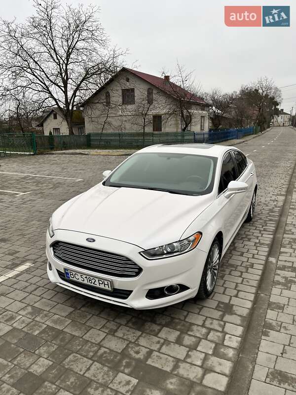Седан Ford Fusion 2014 в Бродах
