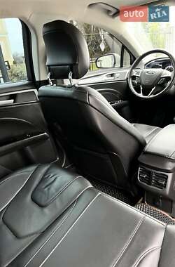 Седан Ford Fusion 2014 в Бродах