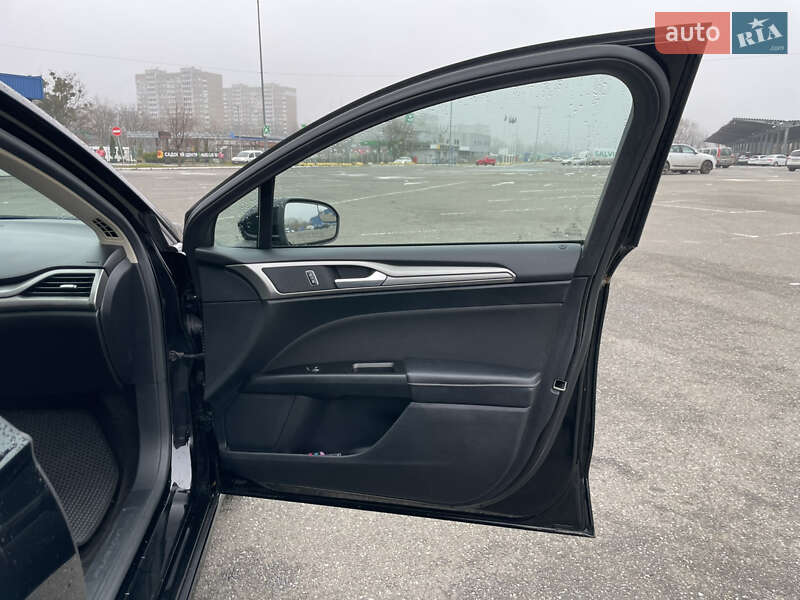 Седан Ford Fusion 2017 в Киеве фото 12 Седан Ford Fusion 2017 в Киеве