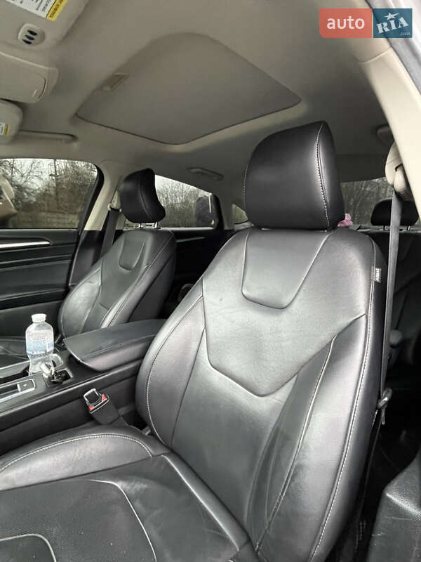 Седан Ford Fusion 2016 в Львове