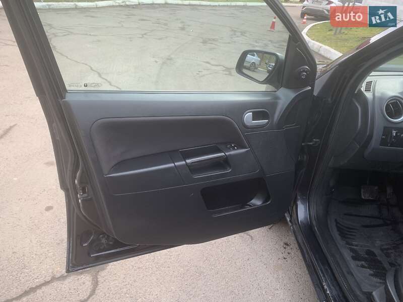 Хетчбек Ford Fusion 2008 в Львові