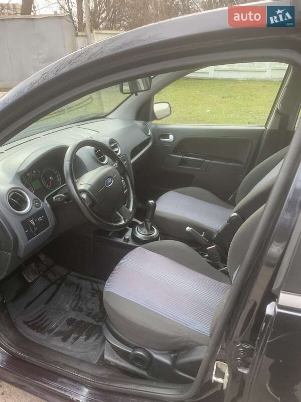 Хетчбек Ford Fusion 2008 в Львові