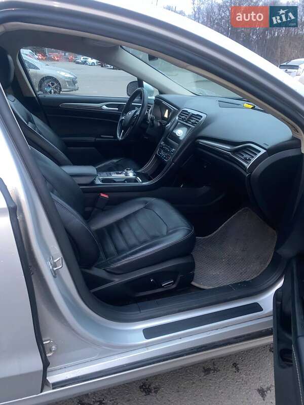 Седан Ford Fusion 2016 в Дніпрі