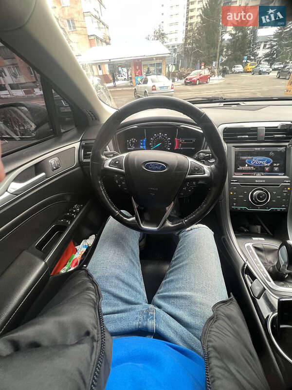 Седан Ford Fusion 2013 в Вышгороде