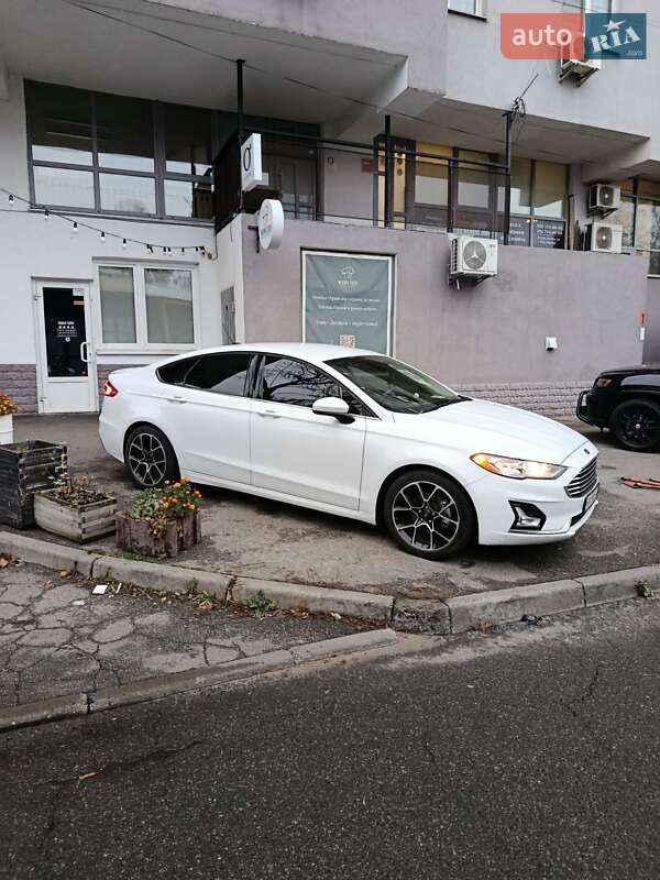 Седан Ford Fusion 2019 в Киеве фото 5 Седан Ford Fusion 2019 в Киеве