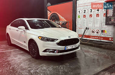 Седан Ford Fusion 2017 в Львове