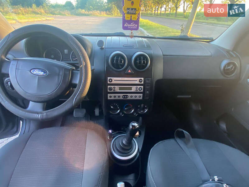 Хэтчбек Ford Fusion 2005 в Владимире фото 7 Хэтчбек Ford Fusion 2005 в Владимире