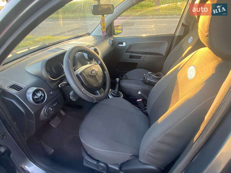 Хэтчбек Ford Fusion 2005 в Владимире фото 10 Хэтчбек Ford Fusion 2005 в Владимире