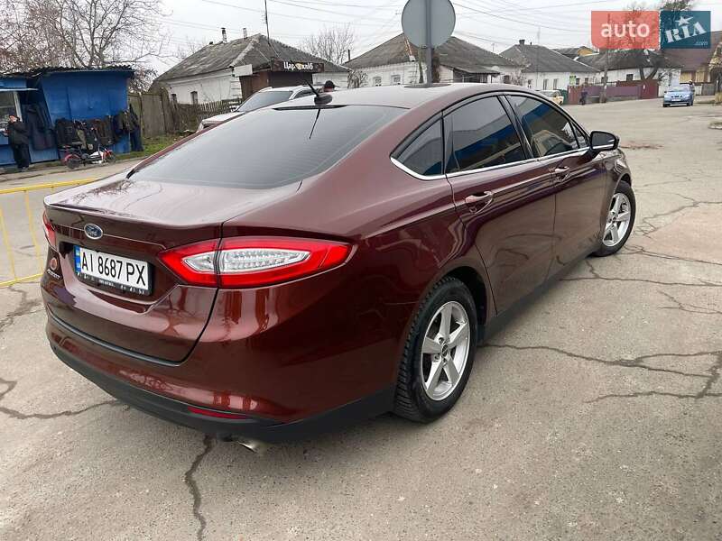 Седан Ford Fusion 2015 в Радомышле