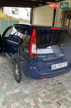 Хэтчбек Ford Fusion 2011 в Синельниково