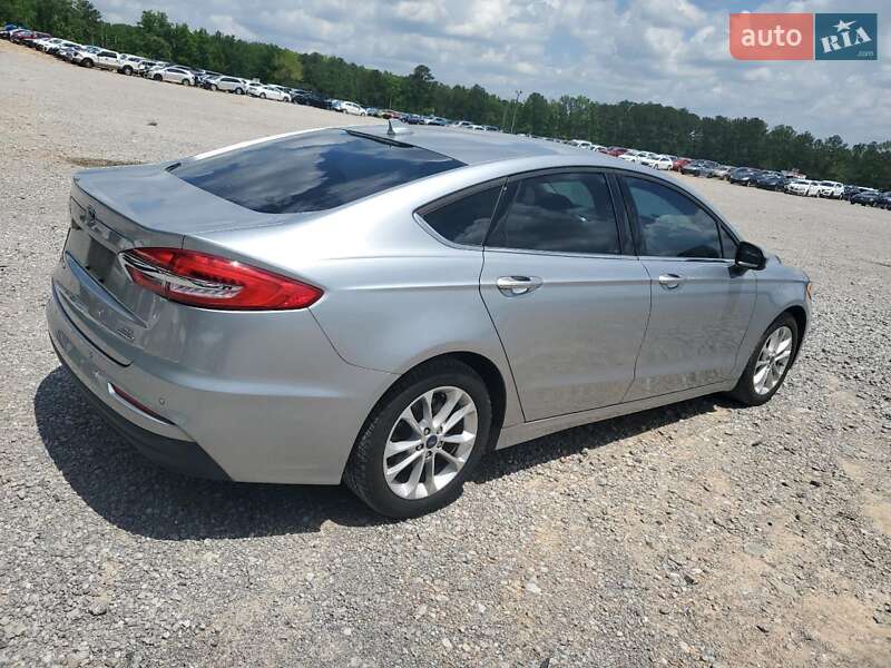 Седан Ford Fusion 2020 в Черновцах