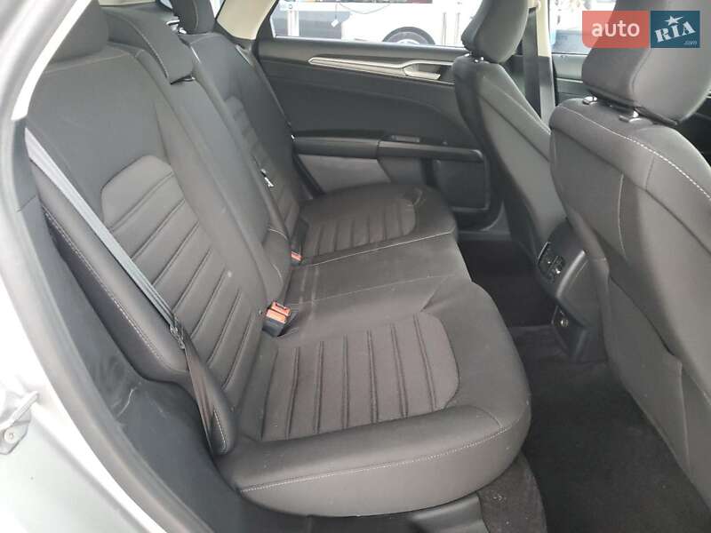 Седан Ford Fusion 2020 в Черновцах