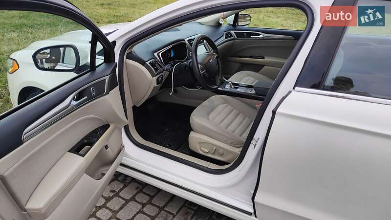 Седан Ford Fusion 2018 в Дрогобыче