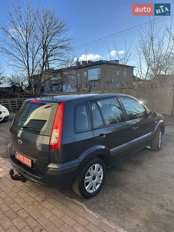 Хэтчбек Ford Fusion 2007 в Хороле