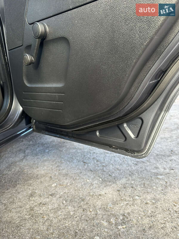 Хэтчбек Ford Fusion 2007 в Хороле