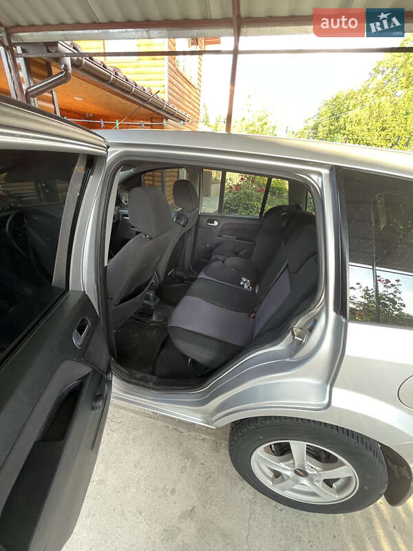 Хэтчбек Ford Fusion 2011 в Калиновке