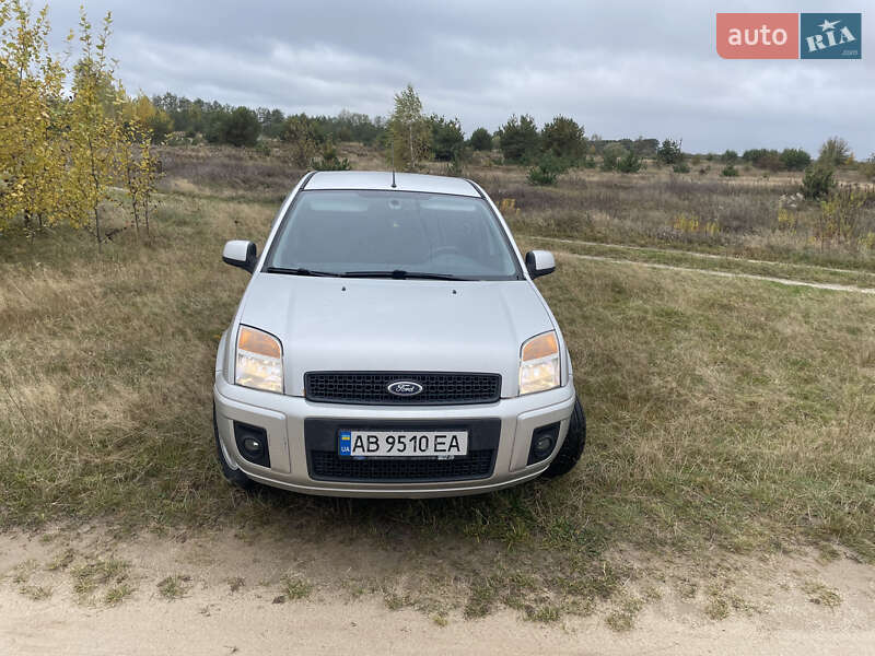 Хэтчбек Ford Fusion 2011 в Калиновке