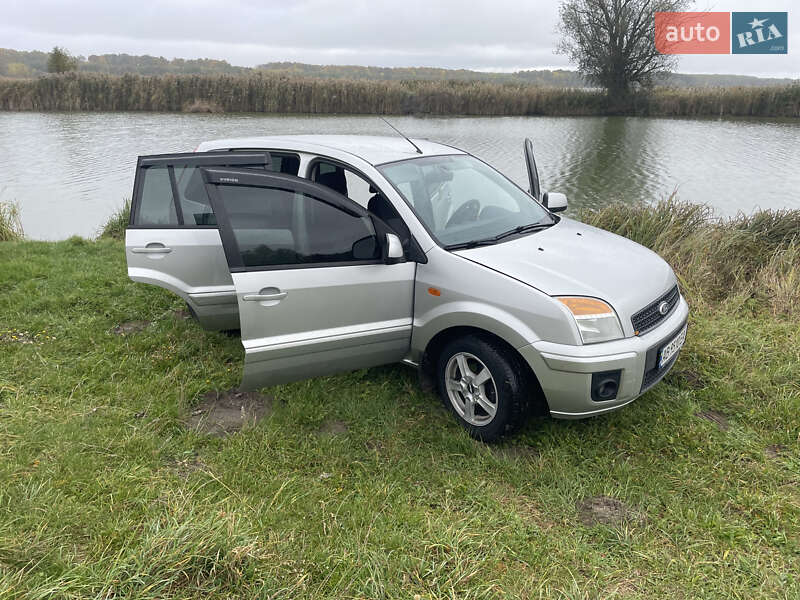 Хэтчбек Ford Fusion 2011 в Калиновке