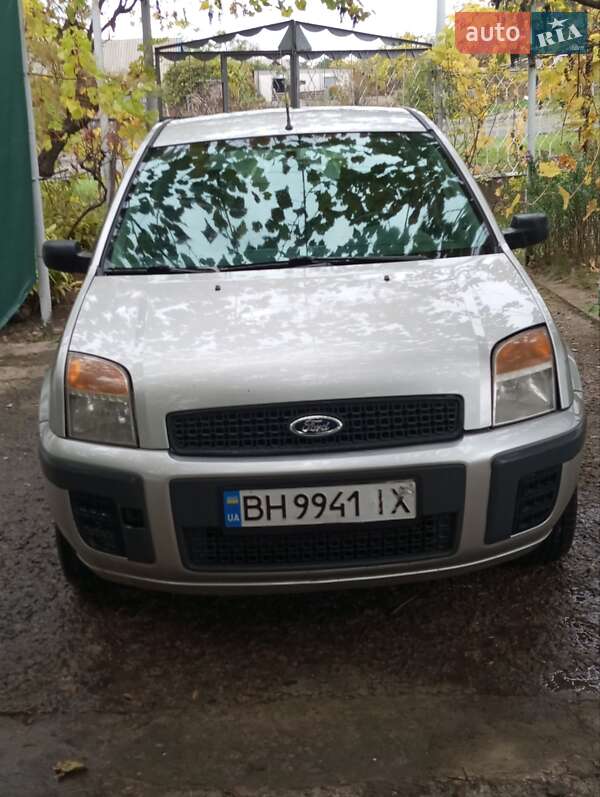 Хэтчбек Ford Fusion 2007 в Окнах фото 2 Хэтчбек Ford Fusion 2007 в Окнах
