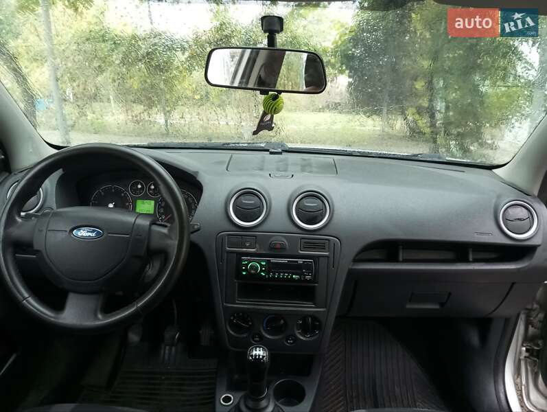 Хэтчбек Ford Fusion 2007 в Окнах фото 7 Хэтчбек Ford Fusion 2007 в Окнах