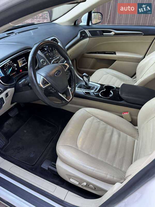 Седан Ford Fusion 2015 в Киеве фото 6 Седан Ford Fusion 2015 в Киеве