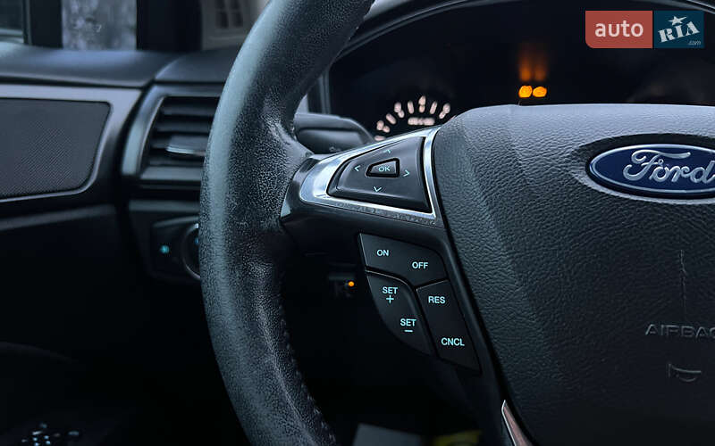 Седан Ford Fusion 2018 в Львове