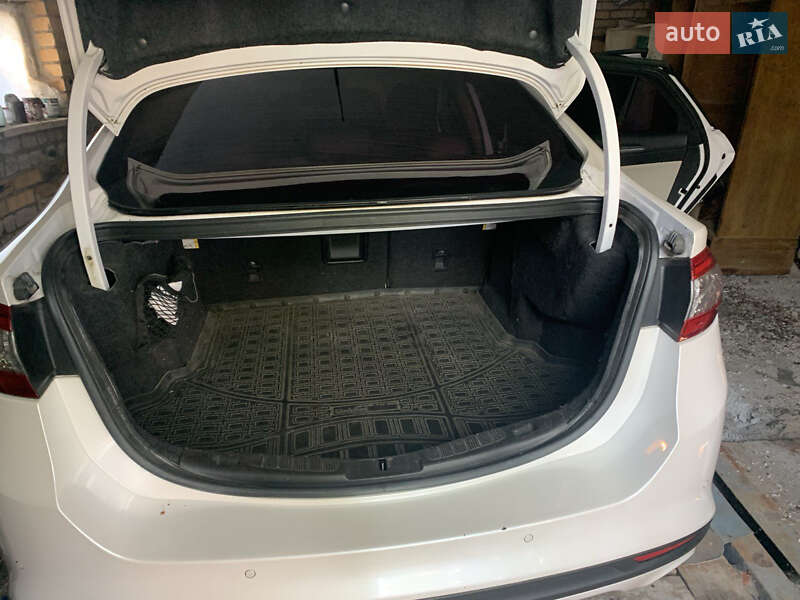 Седан Ford Fusion 2016 в Днепре