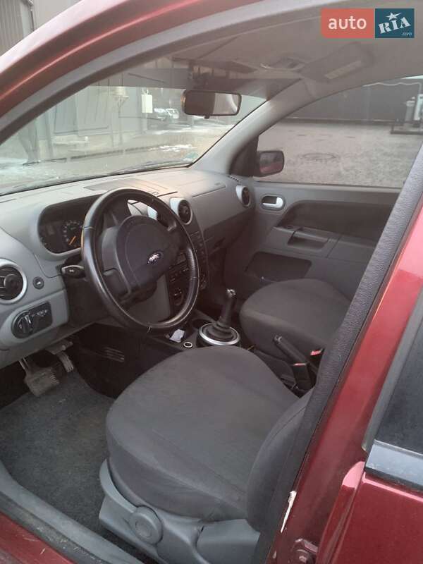 Хэтчбек Ford Fusion 2003 в Трускавце