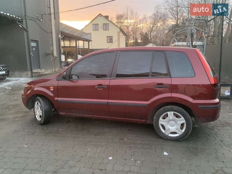 Хэтчбек Ford Fusion 2003 в Трускавце