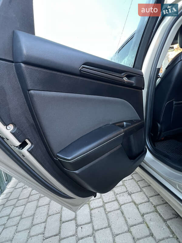 Седан Ford Fusion 2018 в Тернополе