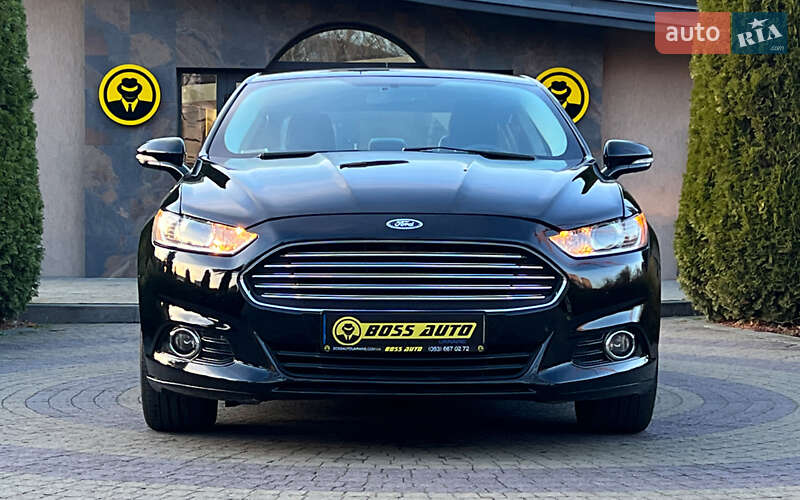 Седан Ford Fusion 2015 в Львове